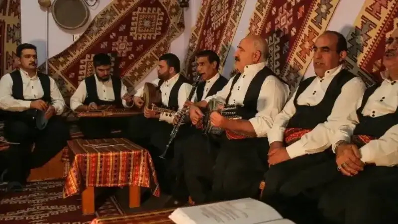 Elazığ K&uuml;rs&uuml;başı musiki ve sohbet geleneği